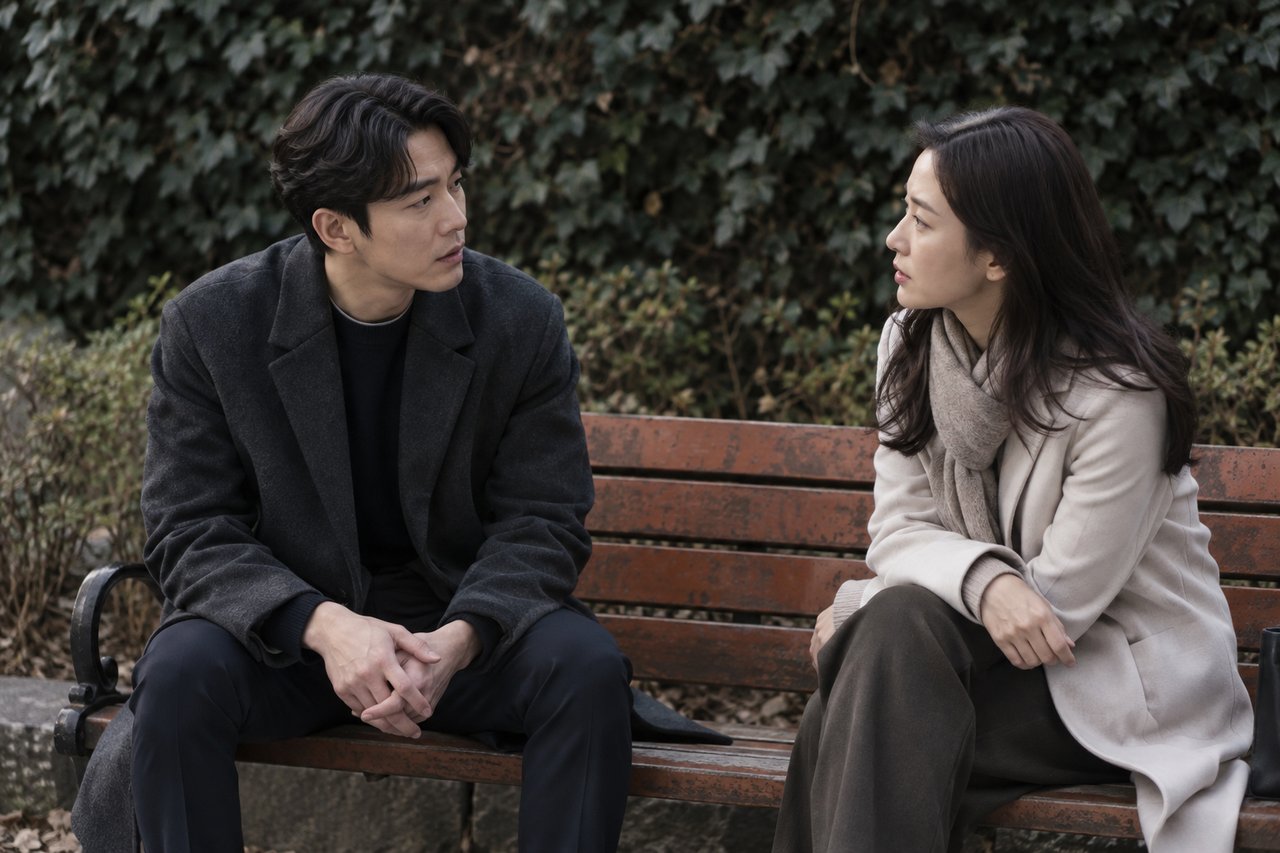 연인에게 사과할 때 변명처럼 들리지 않게 말하는 법 — AI 연출 이미지
